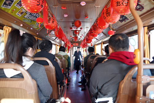 慶祝建司70周年！洛陽公交集團(tuán)邀請市民代表“零距離”探秘公交03.JPG